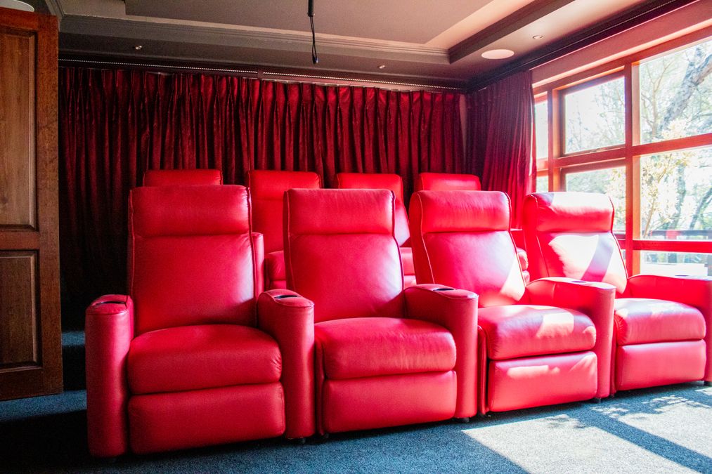 salle de projection privee, question premier iptv et bouquet adulte